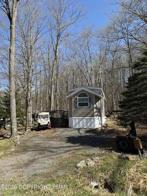 72 Boaters Byway, Covington Township, PA 18424