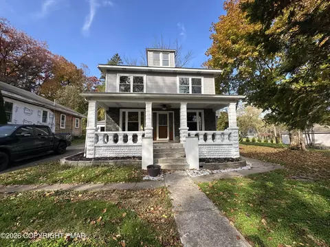 697 State Rd, Barnesville, PA 18214