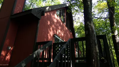 2121 Apley Dr, Bushkill, PA 18324 photo 5