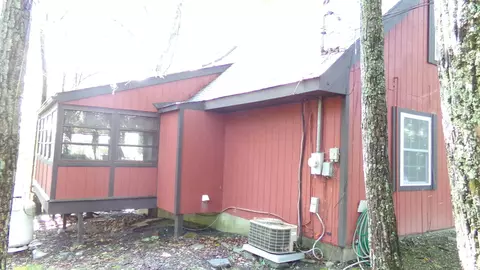 2121 Apley Dr, Bushkill, PA 18324 photo 6