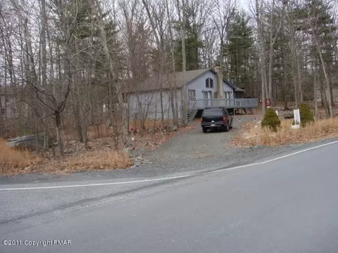 1019 Lancaster Dr, Bushkill, PA 18324 photo 8