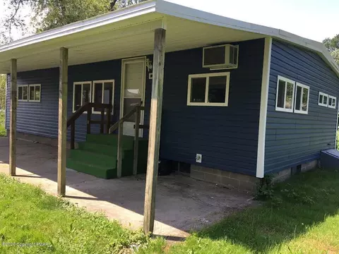 110 Kraemer Ave, Stroudsburg, PA 18360