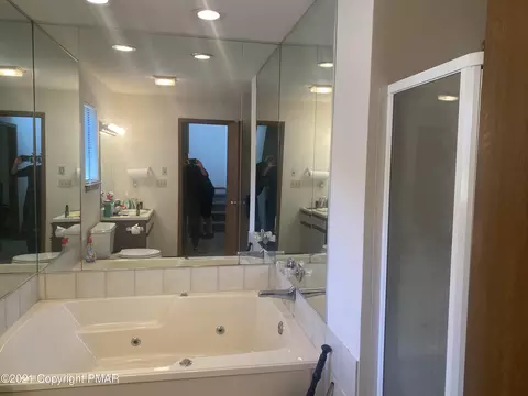3329 Windermere Dr, Bushkill, PA 18324 photo 7