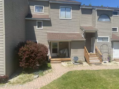3329 Windermere Dr, Bushkill, PA 18324 photo 3