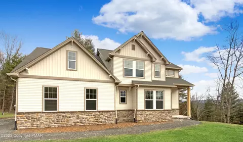 274 Sawmill Rd, Stroudsburg, PA 18360