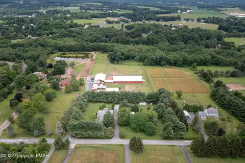 167 Old Stagecoach Rd, Gilbert, PA 18331