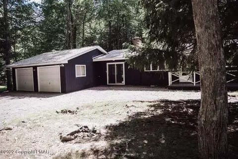 1530 Lake Ln, Pocono Lake, PA 18347