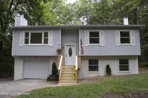 1062 E Deer Run, Bushkill, PA 18324 photo 1