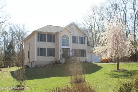1115 Broken Ski Rd, Henryville, PA 18332