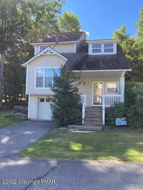 212 Hawthorne Village Ct, East Stroudsburg, PA 18302