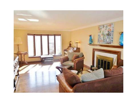 357 Myrna Dr, Pittsburgh, PA 15241 photo 4