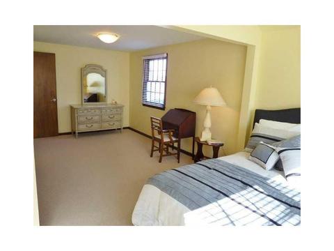 357 Myrna Dr, Pittsburgh, PA 15241 photo 17