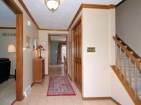 4693 Treeline Dr, Hampton, PA 15101 photo 2