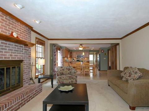 4693 Treeline Dr, Hampton, PA 15101 photo 7