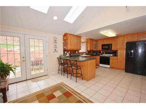 5207 Ranchview Dr, Pittsburgh, PA 15236 photo 3