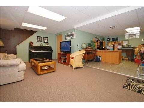 5207 Ranchview Dr, Pittsburgh, PA 15236 photo 16
