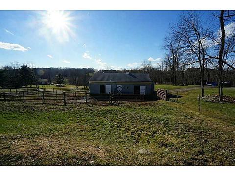 852 Sugar Run Rd, Eighty Four, PA 15330 photo 9