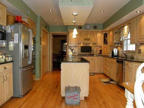 4042 Jupiter Dr, Hampton, PA 15101 photo 2