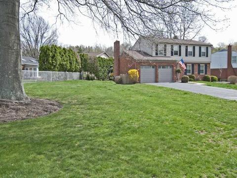 1211 Rolling Meadow Rd, Pittsburgh, PA 15241 photo 2