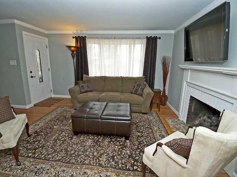 228 Gerrie Dr, Pittsburgh, PA 15241 photo 2