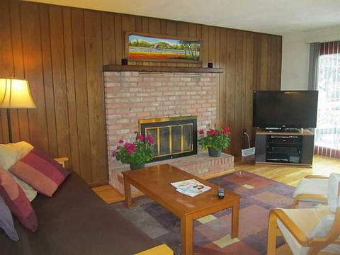 33 Aspen, Irwin, PA 15642 photo 4