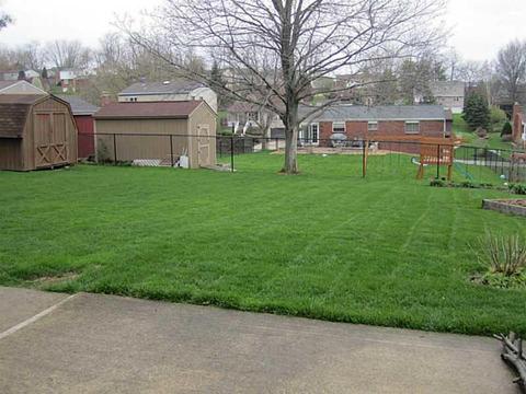 33 Aspen, Irwin, PA 15642 photo 2