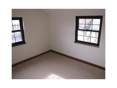 1407 Belasco Ave, Pittsburgh, PA 15216 photo 9