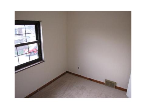 1407 Belasco Ave, Pittsburgh, PA 15216 photo 8