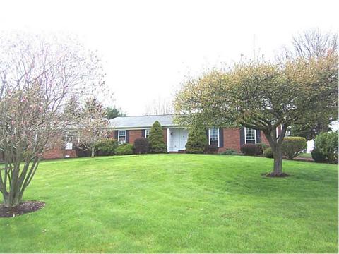 124 Dandyview Dr, New Kensington, PA 15068 photo 2