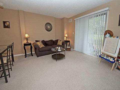 402 Brookside Ct, Seven Fields, PA 16046 photo 2