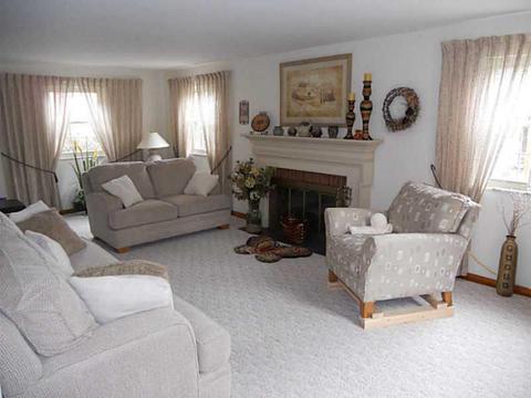 4046 Cape Cod Dr, Pittsburgh, PA 15239 photo 9