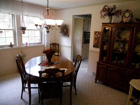 4046 Cape Cod Dr, Pittsburgh, PA 15239 photo 8
