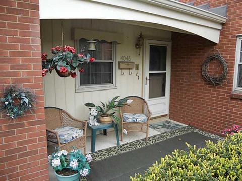 4046 Cape Cod Dr, Pittsburgh, PA 15239 photo 3