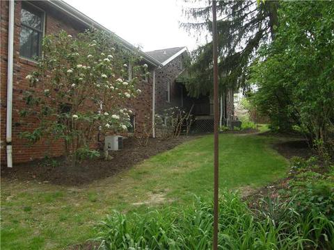 208 Cherokee Rd, Pittsburgh, PA 15241 photo 4