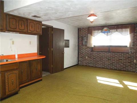 4 Dover Rd, Irwin, PA 15642 photo 12