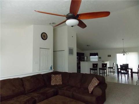 314 Summit Cir, Chartiers, PA 15342 photo 3