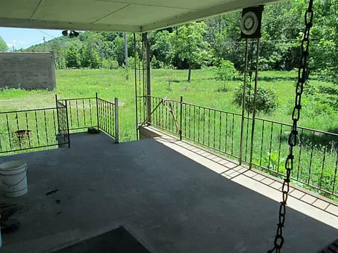 1112 Upper Mateer Rd, Vandergrift, PA 15690 photo 4