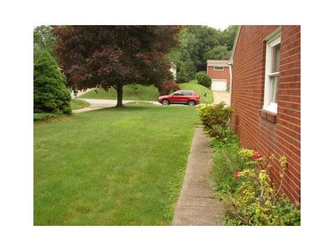 105 Clover Dr, Monaca, PA 15061 photo 5