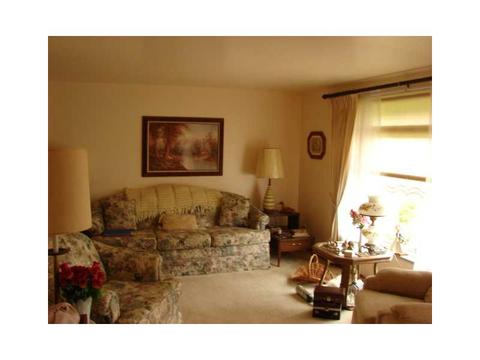 105 Clover Dr, Monaca, PA 15061 photo 9