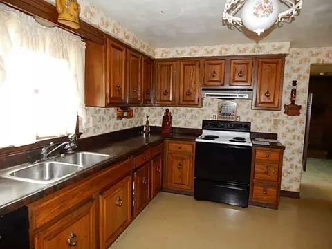 201 Taft Ct, Irwin, PA 15642 photo 10