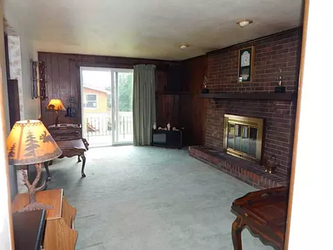 201 Taft Ct, Irwin, PA 15642 photo 4