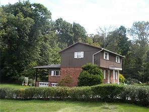 971 Abrams Dr, Irwin, PA 15642 photo 2
