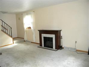 971 Abrams Dr, Irwin, PA 15642 photo 4