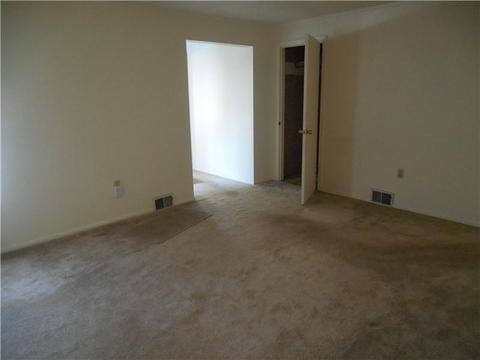 631 Main St, Irwin, PA 15642 photo 7