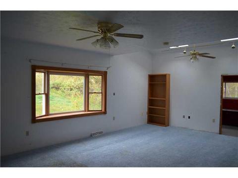 2027 Dime Rd, Vandergrift, PA 15690 photo 5
