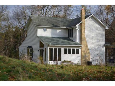 2027 Dime Rd, Vandergrift, PA 15690 photo 2