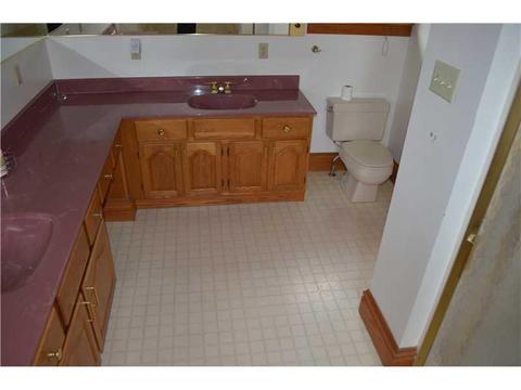 2027 Dime Rd, Vandergrift, PA 15690 photo 13