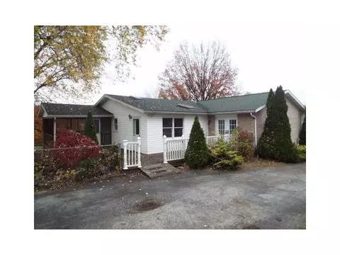 4 Cambridge, Irwin, PA 15642 photo 2
