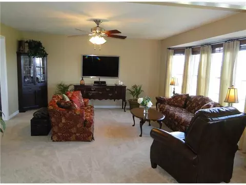 202 Walnut Dr, Eighty Four, PA 15330 photo 12