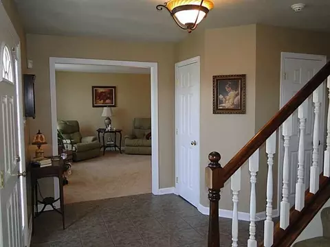 202 Walnut Dr, Eighty Four, PA 15330 photo 3